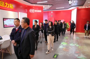 壽光市建筑業(yè)協(xié)會(huì)預(yù)拌混凝土專 業(yè)委員會(huì) 到山東東華水泥有限公司考察交流